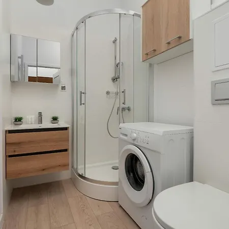 Beige Near Fabryczna Perfect For Remote Work By Renters Apartman Łódź