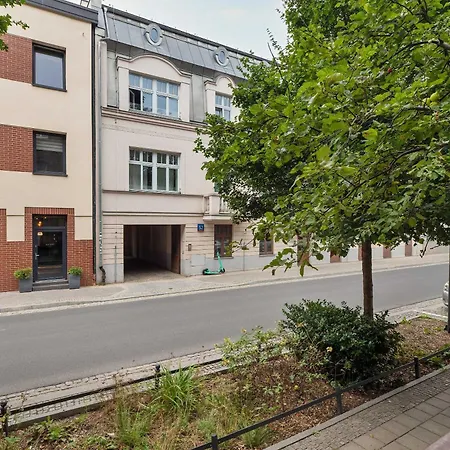 Beige Near Fabryczna Perfect For Remote Work By Renters Apartman Łódź