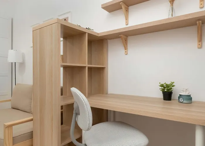 Lägenhet Beige Near Fabryczna Perfect For Remote Work By Renters Łódź